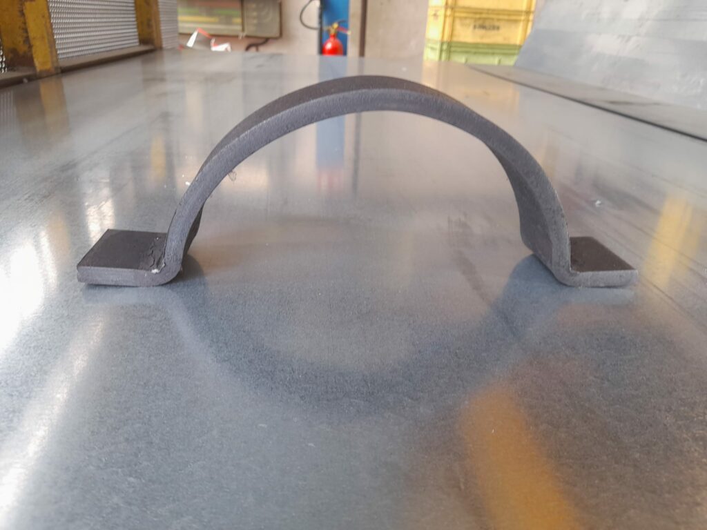 Brida de 200 mm de diametro en pasamano de 50x10 mm (2)